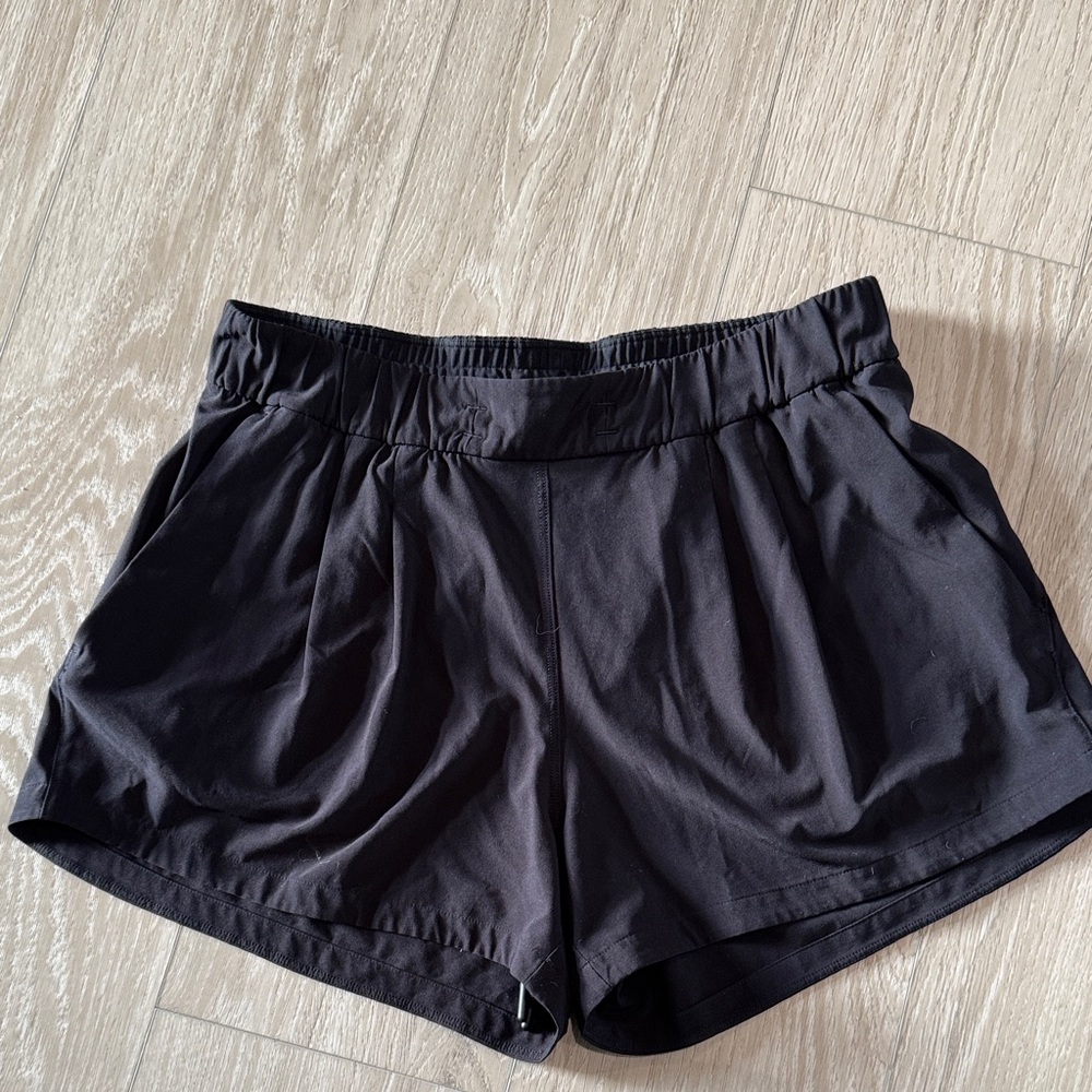 Lululemon Black Women's Pleated Front Shorts